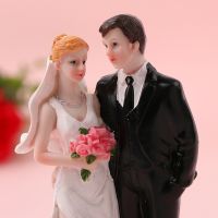 【CW】 Creative Western style Bride And Groom Standing Together Wedding Cake Decoration Resign Artifacts Anniversary Gift