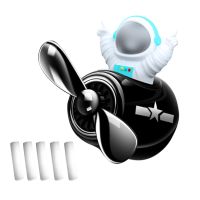 ：{“： Mini Astronaut Car Air Fresheners Natural Scent Air Vent Clip Parfum Flavoring Ventilation Outlet Car Aromatherapy Auto Ornament