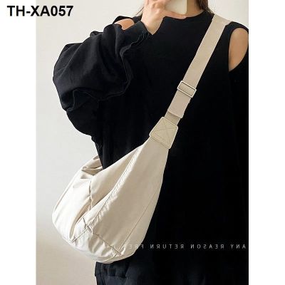 Chen Mujia messenger bag womens 2023 autumn and winter new large-capacity dumpling down simple versatile shoulder