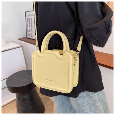 Portable small party bag the new spring 2022 fashion single han edition inclined shoulder bag leisure bag