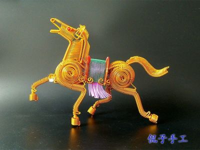 Large Golden Lifelike Metal Aluminum Wire Handmade Horse Steed Saddle War Horse Ornament Collect Craft Wedding Home Modern Decor