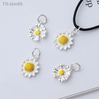 ? ของขวัญ DIY ของขวัญเครื่องประดับ S925 pure silver glue Daisy flower pendant flowers DIY handmade beaded bracelet necklace jewelry accessories