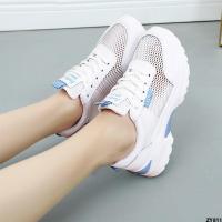 รองเท้าสีขาวแมทช์ลุคง่ายสำหรับฤดูร้อน 2023 รองเท้านักเรียนสีขาวรองเท้ากีฬาตาข่ายลำลองระบายอากาศสไตล์เกาหลีรองเท้าผู้หญิงผู้หญิง