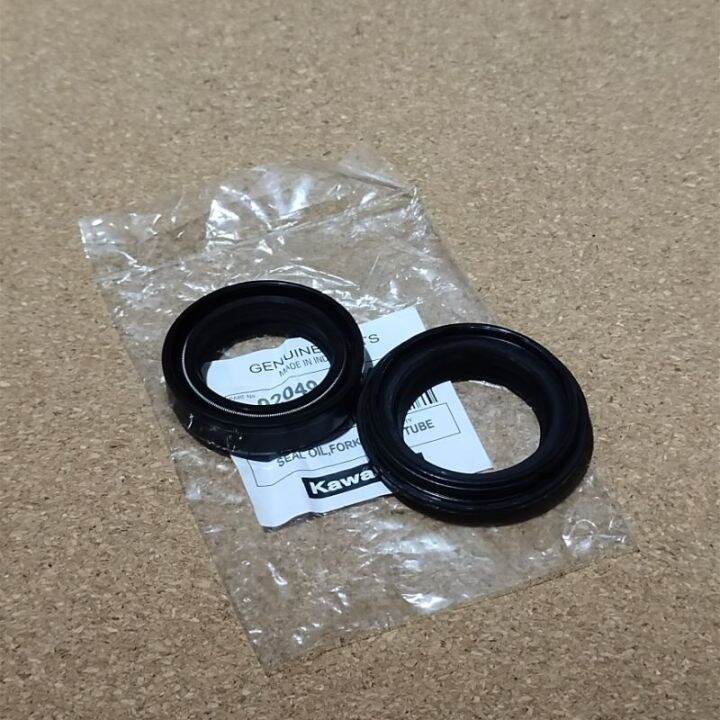 bian22552881811 Fork Oil Seal Dust Seal KLX 150 L/S (Telescopic Type