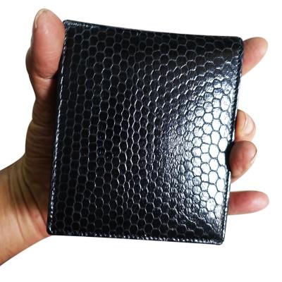 You Link     หนังงูทะเล สีดำดูเด่น Genuine Sea Snake 2 Fold Wallet กระเป๋าหนังงูทะเล เป็นหนังงูทะเลแท้100% สีดำ