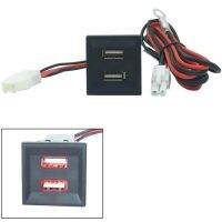 รถเครื่องชาร์จ USB ทนทานซ็อกเก็ต USB ใช้ในรถรถสีแดงคู่เหมาะสำหรับ2.1A T5
