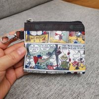 FM Lesportsac การ์ตูน Moomin กระเป๋าใส่เหรียญห้อยกระเป๋า กระเป๋าใส่เหรียญ กระเป๋าลิปสติก กระเป๋ากุญแจ กระเป๋าเอกสาร กระเป๋าการ์ด กระเป๋าหูฟัง