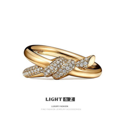 LIGHT &amp; Z Classic Knotted Twisted Rope Light Luxury Silver Jewelry Ring Female 18K Rose Gold Diamond Round Titanium Steel Ring