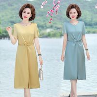 ♂﹍ Female niche design short-sleeved summer dresses gathered waist long temperament show thin mother outfit pure color round collar dress