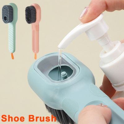 Sikat sepatu plastik dengan Dispenser sabun pegangan panjang sikat bulu lembut pembersih cucian rumah tangga sikat pembersih untuk penggunaan sehari-hari