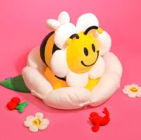 Cushion Blanket - Honey Bee หมอนผ้าห่ม