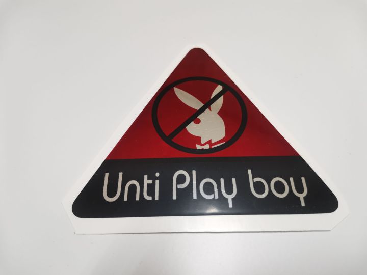 สติ๊กเกอร์ฟอยล์แดงวาว-ทรงสามเหลี่ยม-รูป-unti-play-boy-กระต่าย-playboy-ติดรถ-แต่งรถ-ประดับยนต์-sticker-สามเหลี่ยม-สวย-งานดี-หายาก-แดง-ดำ