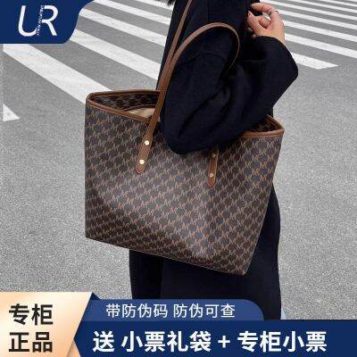 卐 UR high-end large bag 2023 new womens bag single shoulder bag large-capacity commuting all-match student hand tote bag