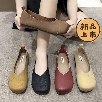 Korean version round toe flat bottomed mothers shoes for women in autumn 2023, new soft sole soft surface shallow cut casual flat heeled shoes