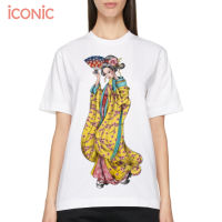 iCONiC YELLOW MAIKO DANCE T-SHIRT #5370 เสื้อยืด พิมพ์ลาย  กิมโมโน เหลือง เสื้อยืดพิมพ์ลาย เสื้อยืดแฟชั่น เสื้อยืดผญ เสื้อยืดผช เสื้อยืดสีขาว