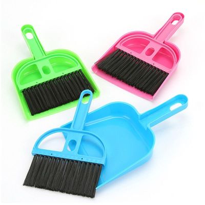 Mini Desktop Sweep Cleaner Brush Broom Dustpan Set Hamster Animal Waste Cleaning Tool