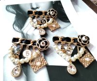 Trendy Design Pearl c Brooches for Women Camellia Tassels Chain Pins Party Jewelry