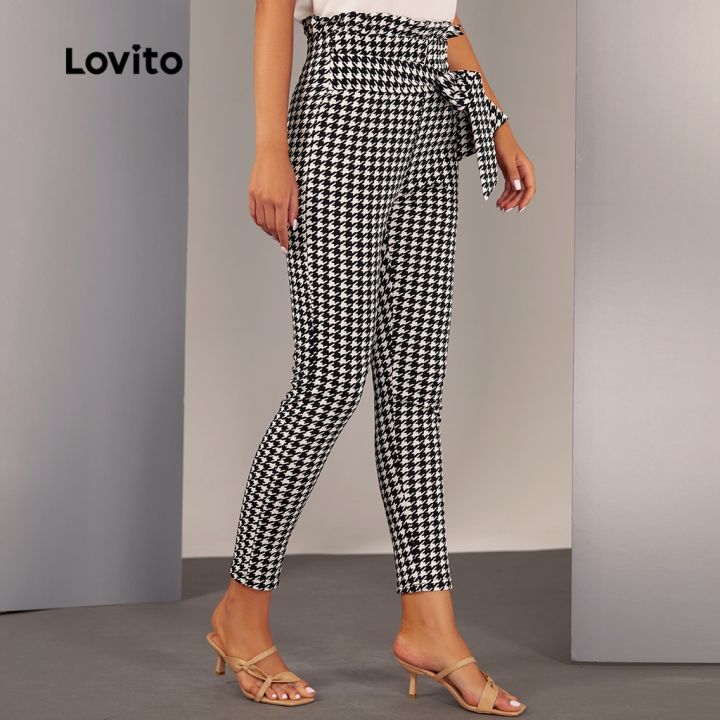 lovito-กางเกงขายาว-เอวยางยืด-ทรงถุงกระดาษ-มีเข็มขัด-ลายฮาวส์ทูธ-สง่า-l20d1561-สีดำ-และขาว