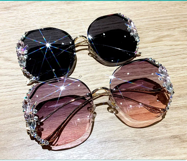 Blmusa New Fashion Sunglasses Women Handsome Diamond Rimmed Sun