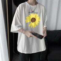 เสื้อยืดแขนสั้นพิมพ์ลายแฟชั่นผู้ชายมี 4 สี ( M - 5 Xl )