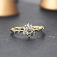 ZHOUYANG แหวนเกล็ดหิมะสำหรับผู้หญิงแหวนแต่งงานสีไฟสีทองเซอร์คอนน่ารักสไตล์เกาหลีขายส่งเครื่องประดับ KCR093ของขวัญคริสต์มาส