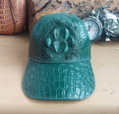 สีเขียวพิเศษ หมวกหนังจระเข้แท้ มากับโหนกเด่นๆ