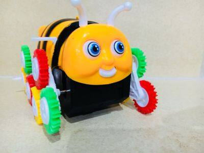 รถของเล่นรูปผึ้งไต่พื้นตีลังกาได้ ใส่ถ่านAA  2ก้อน สีสันสวยงาม Bee car toy ของเล่นเสริมการเรียนรู้สำหรับเด็ก