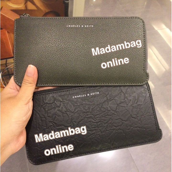 charles-keith-zip-wallet-กระเป๋าสตางค์ซิปใบยาว-ดำ-แดง-พร้อมส่งค่ะ