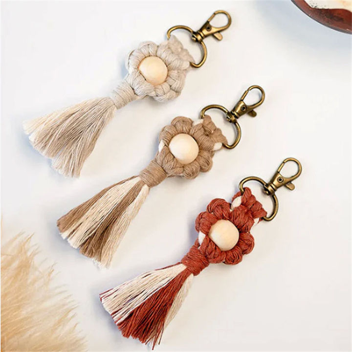 pastoral-style-gold-chain-unique-woven-design-cotton-keychain-hand-woven-keychain-phone-keychain-small-flower