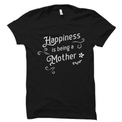 เสื้อยืดผ้าฝ้ายเสื้อยืด พิมพ์ลาย Happiness Is Being A Mother Gildan สําหรับผู้ชาย และผู้หญิงL XL XXL 3XL  OCMY