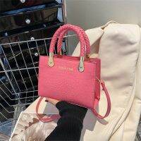 ● 2022 fashion leisure bagportablebread han edition retro one shoulder his femalepackage