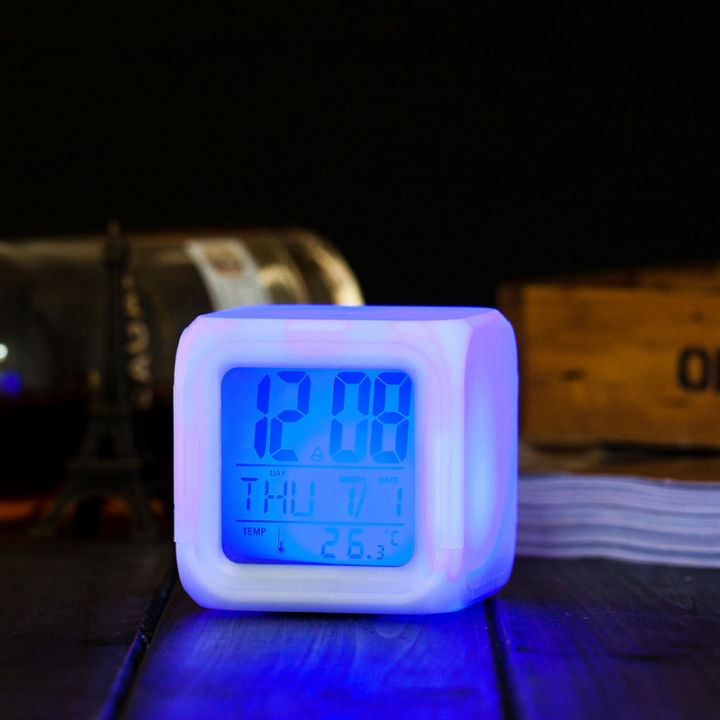 นาฬิกาปลุกเปลี่ยนสีที่มีสีสัน-บ้านสร้างสรรค์สี่เหลี่ยมสีขาวนาฬิกาปลุกขนาดเล็ก-led-นาฬิกาปลุกอิเล็กทรอนิกส์เรืองแสง-pdo