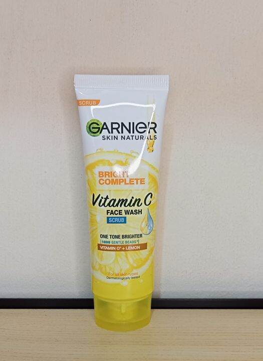 GARNIER SKIN NATURALS BRIGHT COMPLETE VITAMIN C FACE WASH SCRUB 50 ML