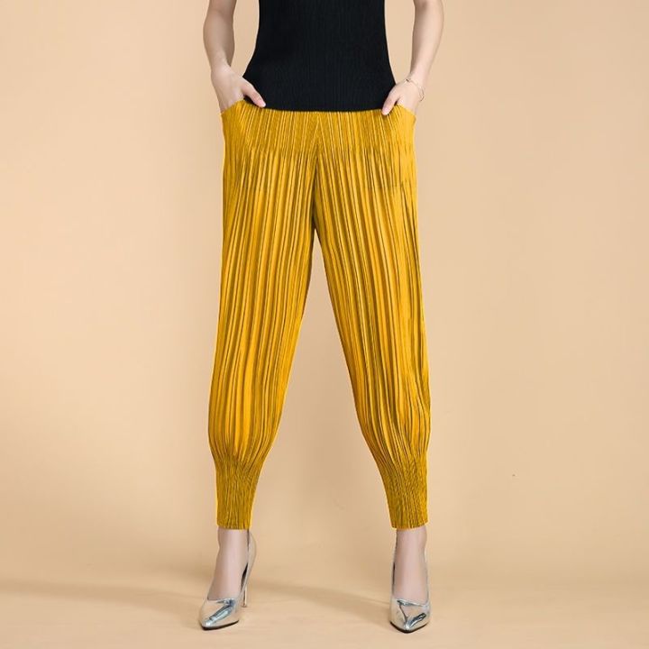 issey-miyake-กางเกงแรดิชจีบใหม่ฤดูใบไม้ผลิและฤดูร้อนกางเกงจับจีบของผู้หญิงกางเกงฮาเร็มหลวมสีทึบเท้าเล็ก