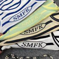 ของแท้จะเป็นแฟชั่น SMFK เสื้อสายเดี่ยวถักลายทางสีฟ้าและสีขาวของผู้หญิงเสื้อชั้นในและเสื้อนอกกีฬาเข้ารูป Cewek Seksi วันหยุดพักผ่อนแบบบางเสื้ออินเทรนด์ Uniqlo เดิม