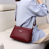 [COD] womens bag 2022 spring new fashion embossed shoulder multi-layer large capacity style messenger