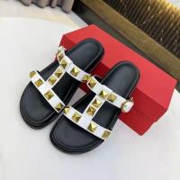 Women sandals soft bottom with Valentinoˉ rivet straps flat sandals beach slippers women outdoor slippers