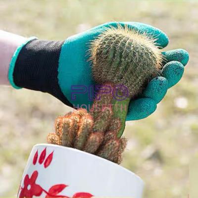 ถุงมือขุดดิน พรวนดิน ถุงมือขุดดินทำสวน ปลูกต้นไม้ หรือขุดหลุมเพื่อเตรียมปลูกพืชหรือเพาะเมล็ด pp99