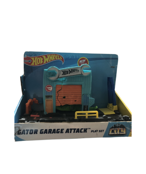 hot-wheels-alligator-garage-scene-track-set-fnb06