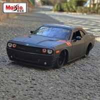 Maisto 1:24 2008 Dodge Challenger Alloy Racing Car Model Diecast Metal Toy Sports Car Model Simulation Collection Childrens Gift Die-Cast Vehicles