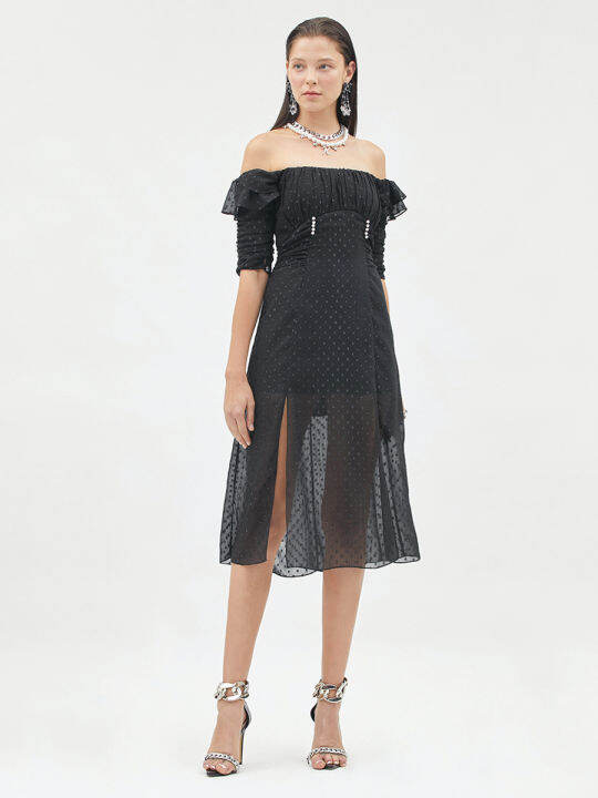 kloset-off-shoulder-dress-with-ruffled-aw21-d001-เดรสผู้หญิง-เสื้อผ้าผู้หญิง-เสื้อผ้าแฟชั่น-เดรสสั้น-เดรสปาดไหล่