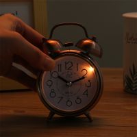 HotAlarm นาฬิกา Vintage R Silent Pointer นาฬิการอบหมายเลข Dual Bell นาฬิกาปลุกข้างเตียง Night Light Home Decors mnf