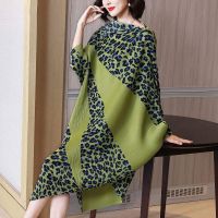 2023 Hot Miyake high-end pleated dress plus size womens spring and autumn style leopard print bat sleeves cover belly slimming irregular skirt