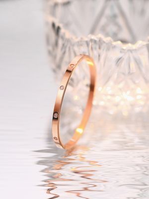 [COD] European and light luxury high-end diamond bracelet womens titanium steel rose gold ten fashion temperament does fade
