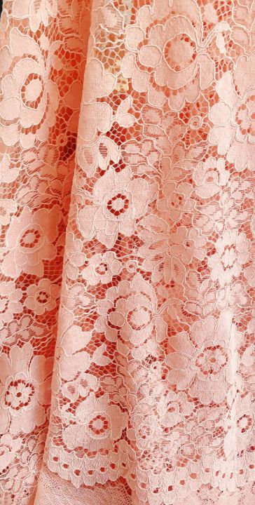 1m Vải ren màu hồng dâu chất đẹp may váy đầm, váy cưới, rèm, áo ...