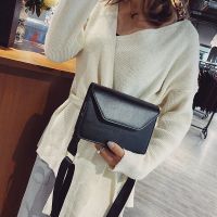 --238812Womens bag▽ Small bag female 2023 new tide han edition one shoulder inclined shoulder bag handbag fashion trapezoidal GaiXiaoFang package