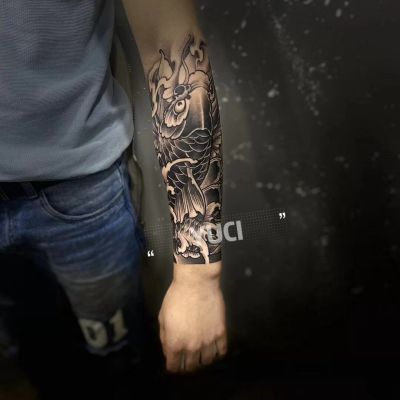 Herbal juice koi fish (two pieces) flower arm Japanese style high-end men and women waterproof and durable simulation tattoo stickers