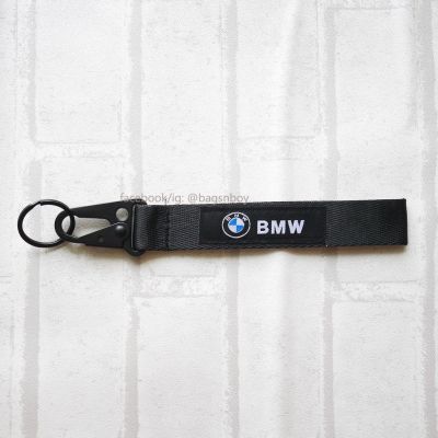 BMW พวงกุญแจผ้าอย่างหนา ปักโลโก้สายยาว 20 ซม. ตะขอเกี่ยวหนา รมดำอย่างดี