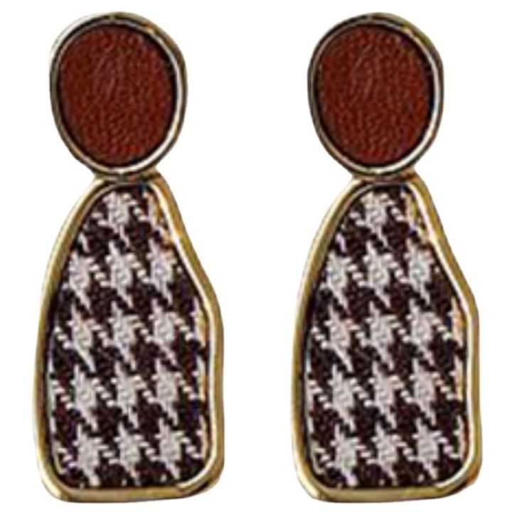 cod-houndstooth-earrings-niche-female-winter-retro-high-end-temperament-ear-mosquito-coil-french-light-luxury-atmosphere-personality-clip