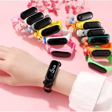 This video shows a model for a smart projection bracelet that never made it  to market | Fact Check